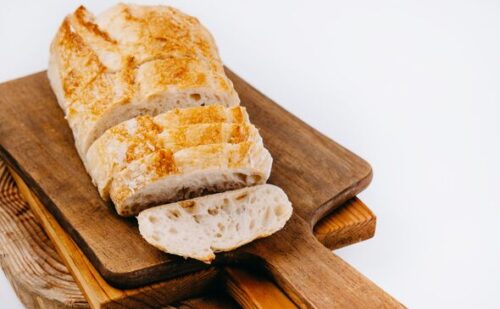 Brits gobsmacked after learning other names for the end piece of a loaf of bread